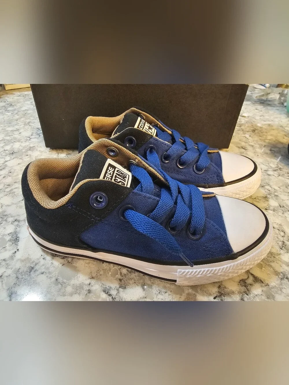 Junior Mid Top Converse, Size 11